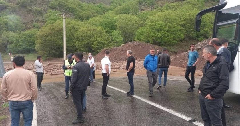 Tunceli-Erzincan karayolunda heyelan: yol araç trafiğine kapatıldı – Son Dakika Türkiye Haberleri