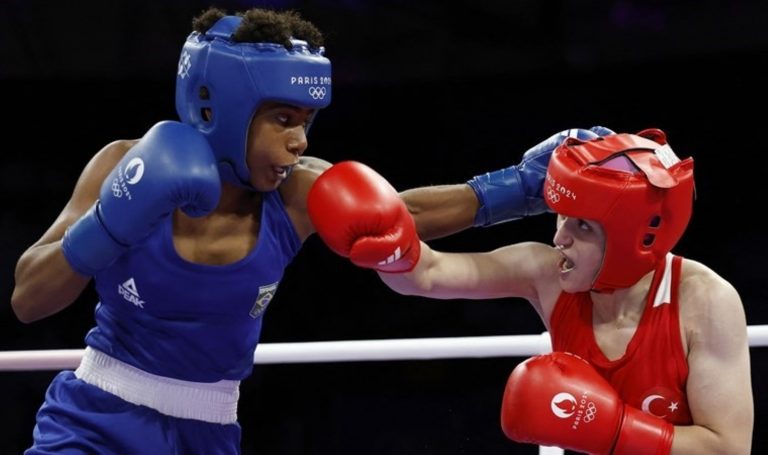 Madalya garantimiz var: Esra Yıldız Kahraman yarı finalde!