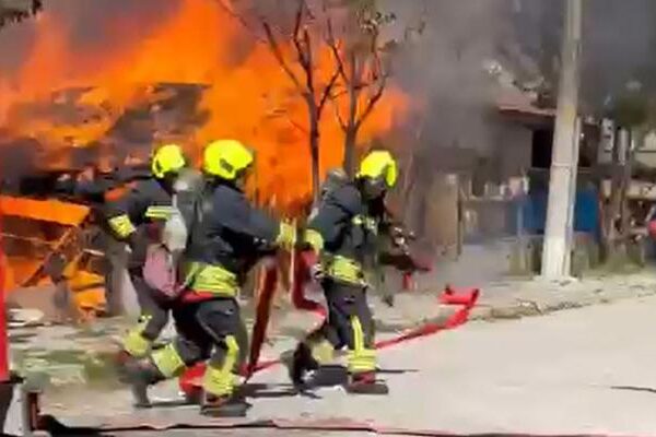 Bolu’da tek katlı müstakil evde korkutan yangın! Küle döndü