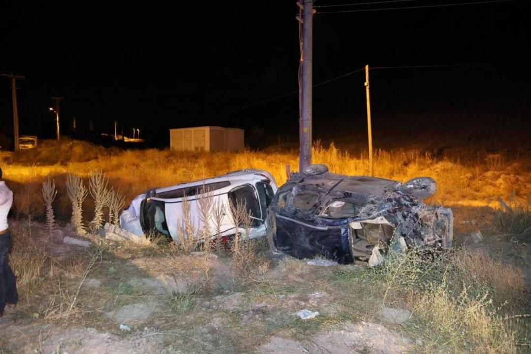 Aracı önünde vurdu, bir araç: 2 tanesi yaralı 2 ağır