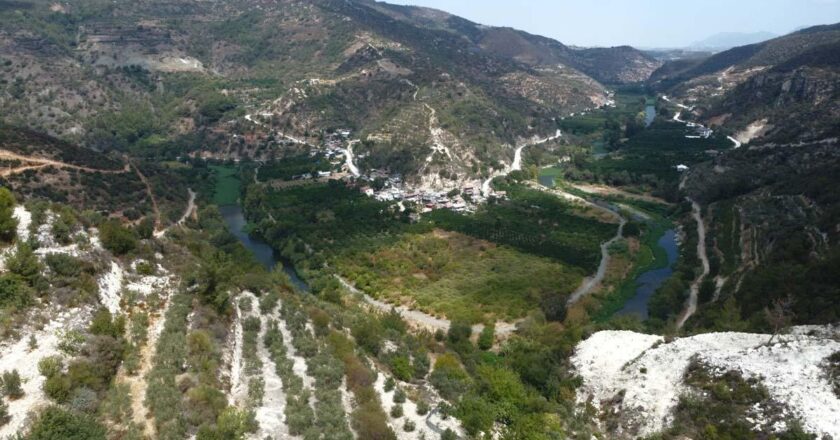 Hatay'ın saklı cenneti Aknehir dronla görüntülendi