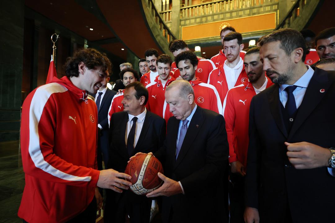 Başkan Erdoğan 2'nin 2025 Avrupa Basketbol Şampiyonasında 2. ulusal bir erkek basketbol takımı için tebrikler