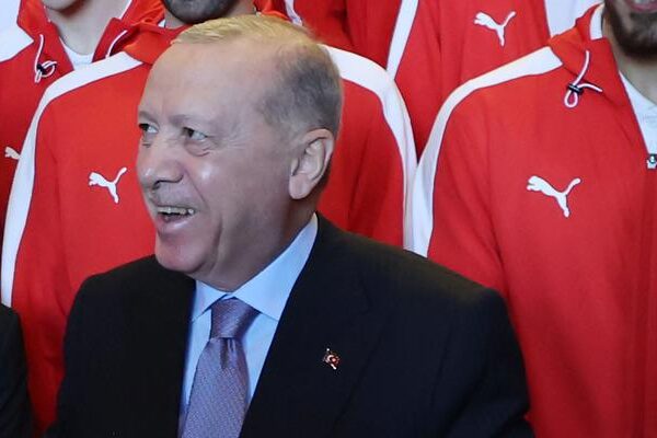 Cumhurbaşkanı Erdoğan’dan 2025 Avrupa Basketbol Şampiyonası’nda 2. olan A Milli Erkek Basketbol Takımını tebrik etti