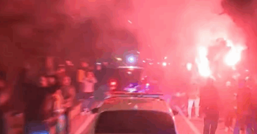 Fenerbahçe'ye Samandıra'da taraftarından coşkulu karşılama