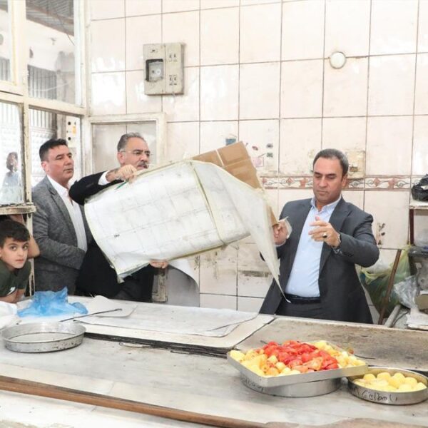 Hep ‘gizemli hayırsever’ yapardı! Bu kez belediye başkanı yaptı: Defteri satın alıp tüm borçları sildi…