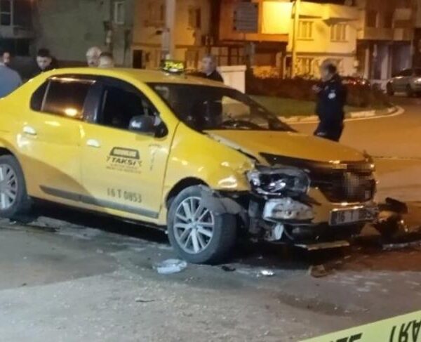 Arkadaşının Taksi Hırsızı Kaza Yapınca Ele Geçirildi