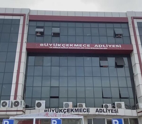 Adli emanet katibi 75 kilogram değerli metal çalarak kayıplara karıştı