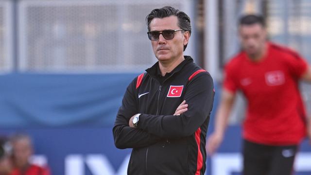 Eleştirilerin hedefi olmuştu! Montella’dan sert tepki: “Onlardan daha Türk’üm”